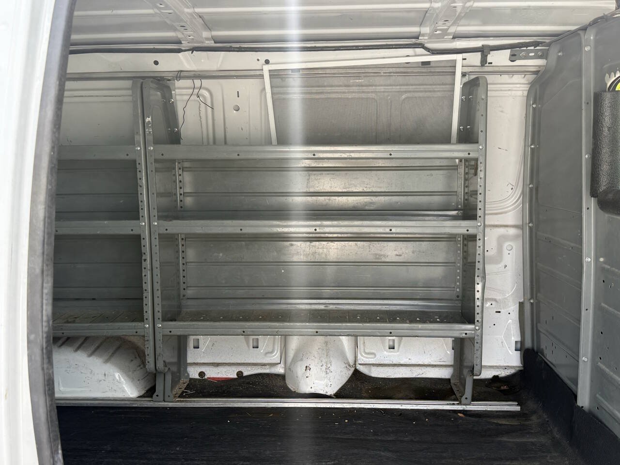Used 2014 Ford E-250 and Econoline 250 w/ Power Group RWD image 15