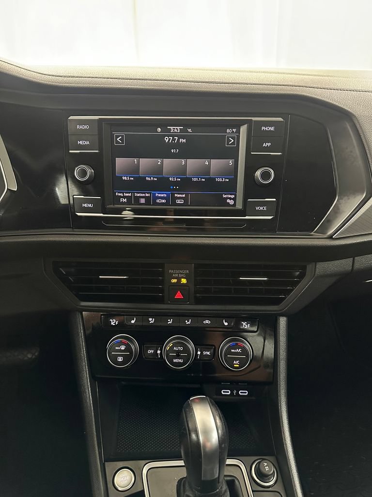 Used 2020 Volkswagen Jetta SE FWD image 21