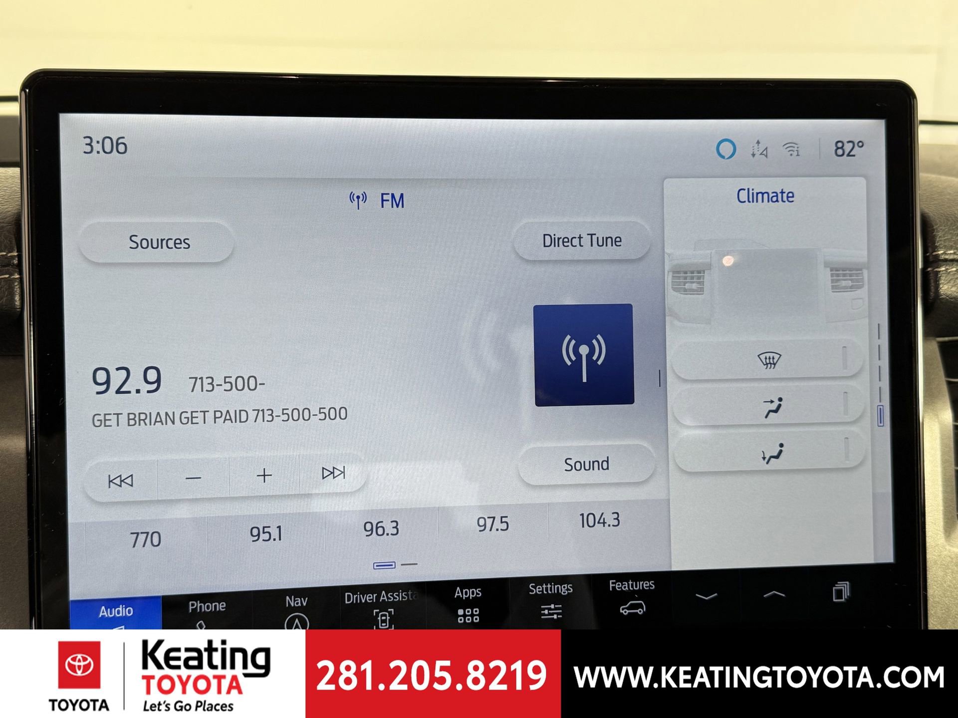 Used 2024 Ford Expedition XLT image 23