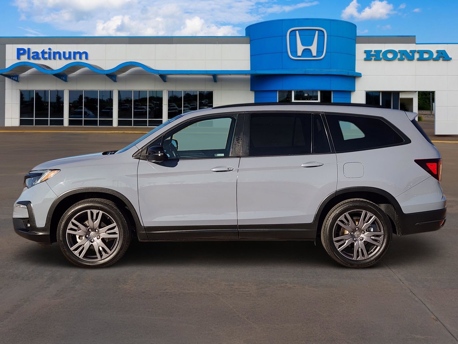 Used 2022 Honda Pilot Sport image 3