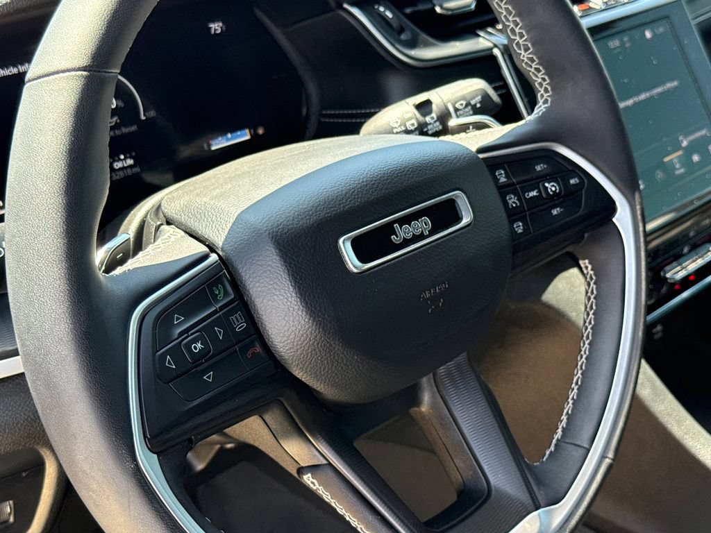 Used 2024 Jeep Grand Cherokee Altitude RWD image 29