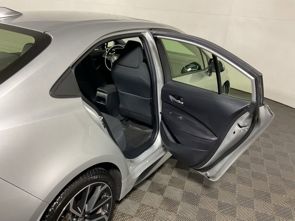 Used 2020 Toyota Corolla SE w/ SE Premium Package FWD image 35