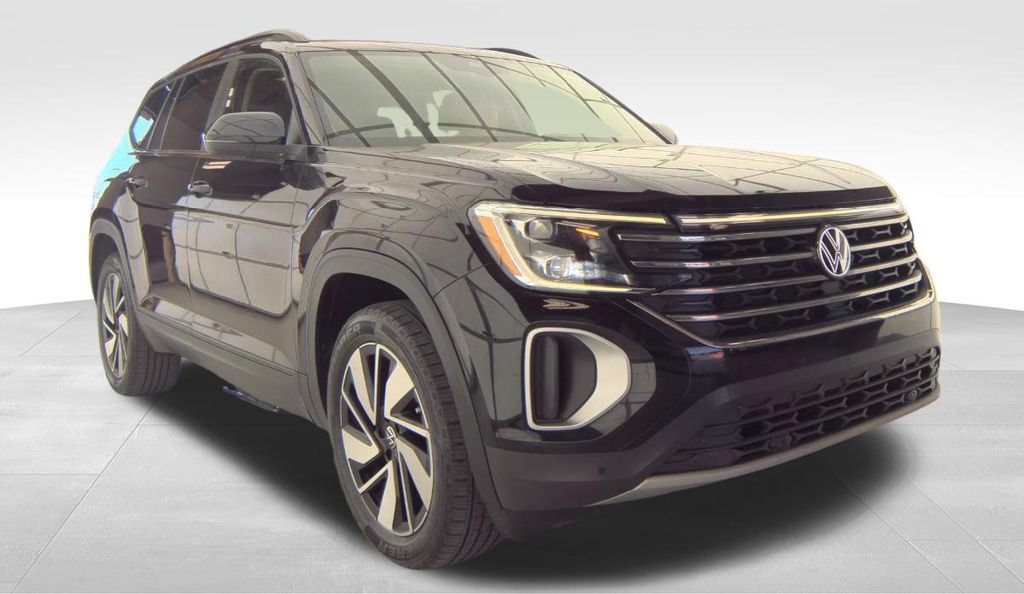 Used 2024 Volkswagen Atlas SE w/ Panoramic Sunroof Package AWD/4WD image 4
