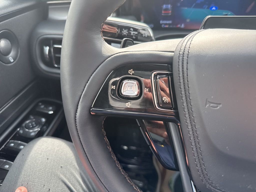 New 2025 Lincoln Aviator AWD w/ Equipment Group 101A image 11