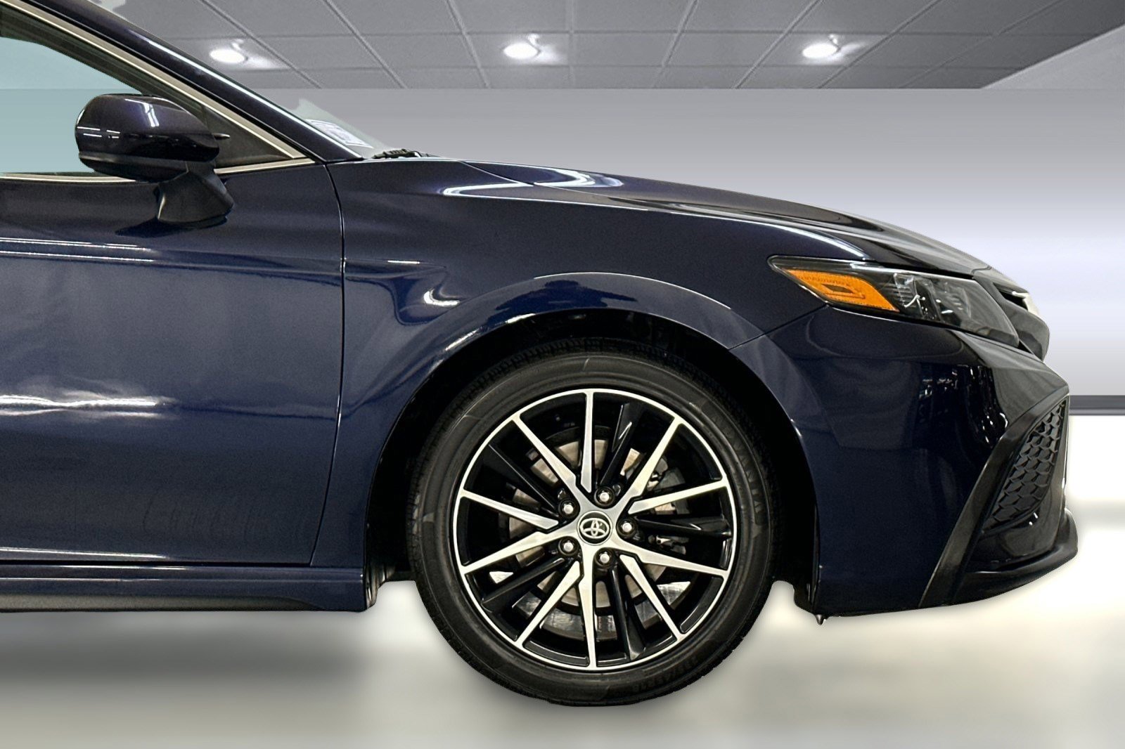 Used 2021 Toyota Camry SE image 32