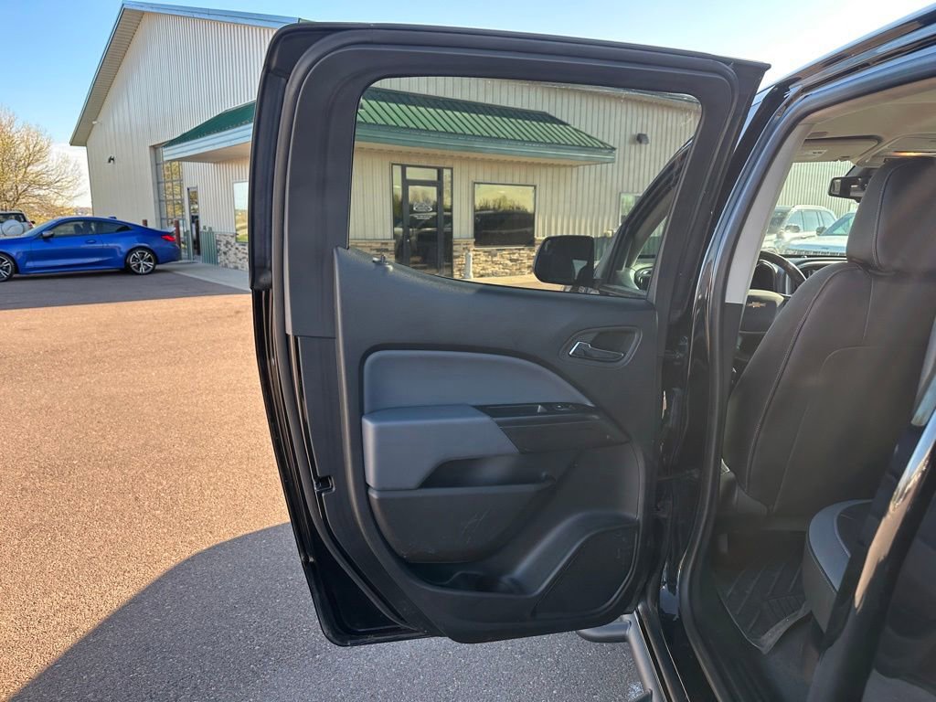 Used 2022 Chevrolet Colorado Z71 w/ Z71 Midnight Edition AWD/4WD image 21