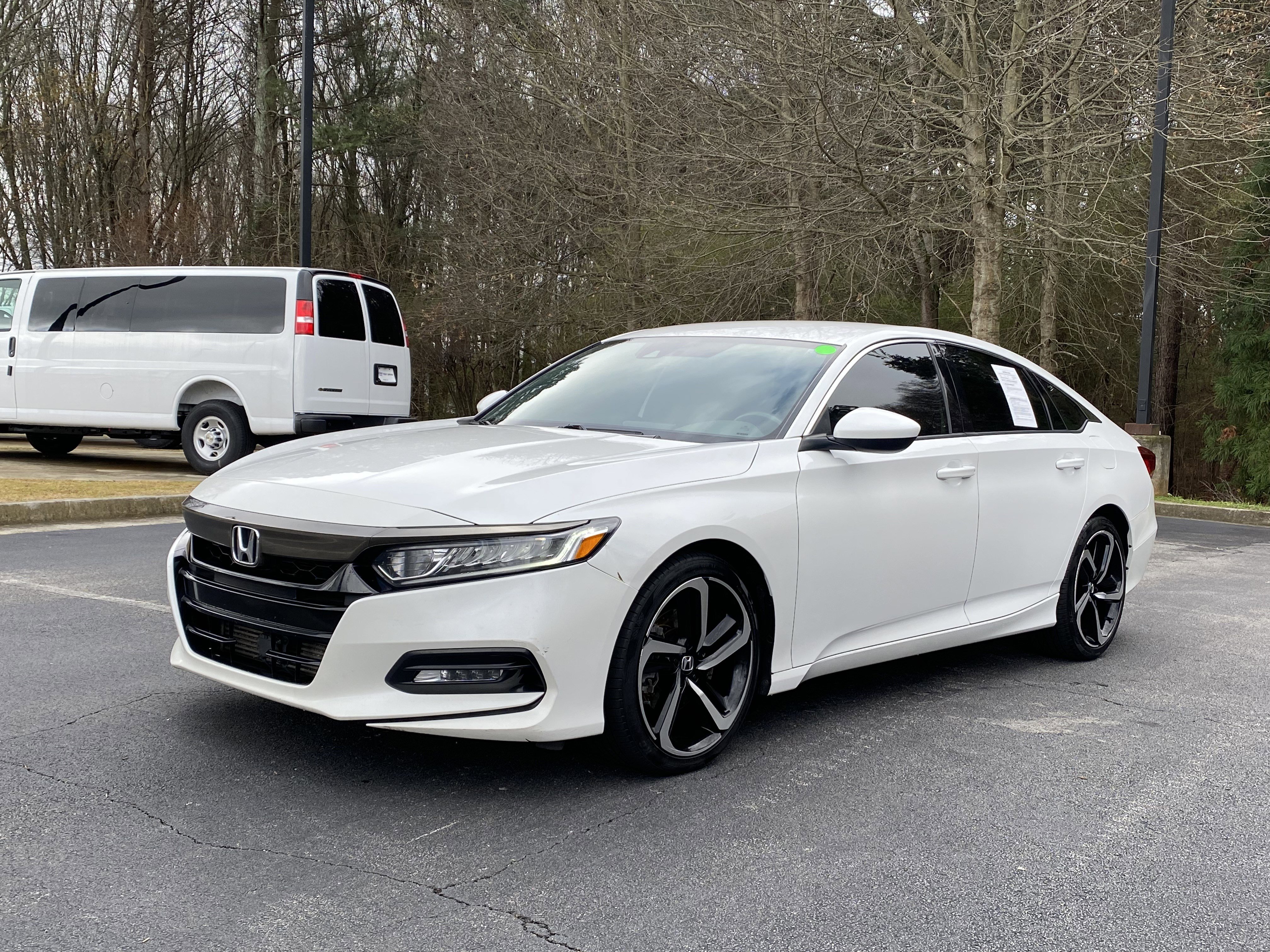 Used 2018 Honda Accord Sport image 3