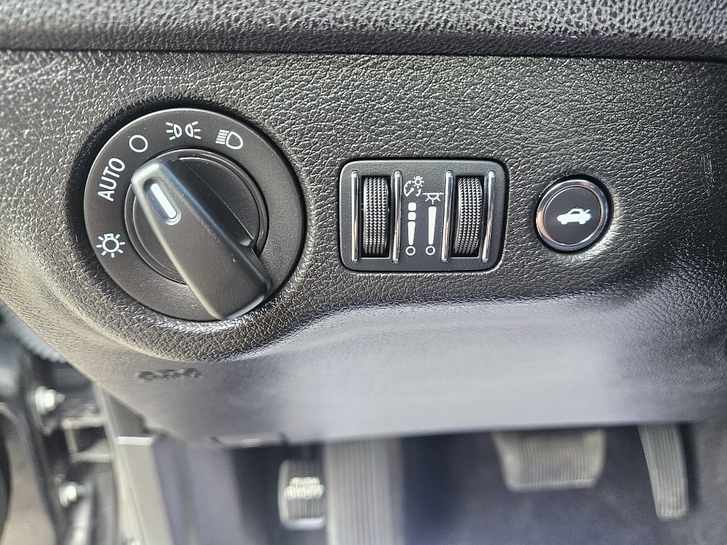 Used 2023 Dodge Charger SXT RWD image 30