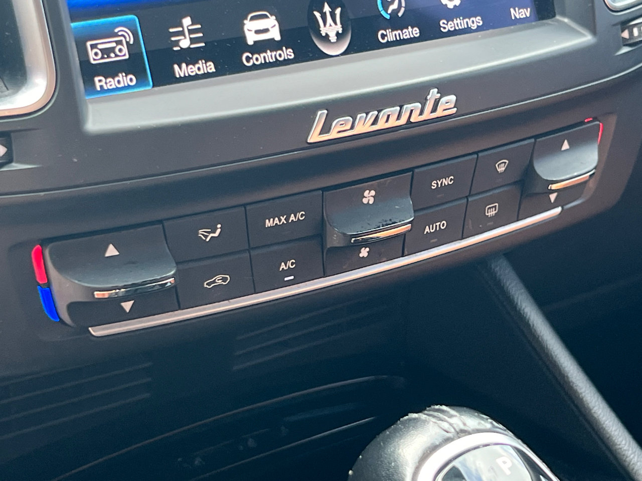 Used 2018 Maserati Levante image 25