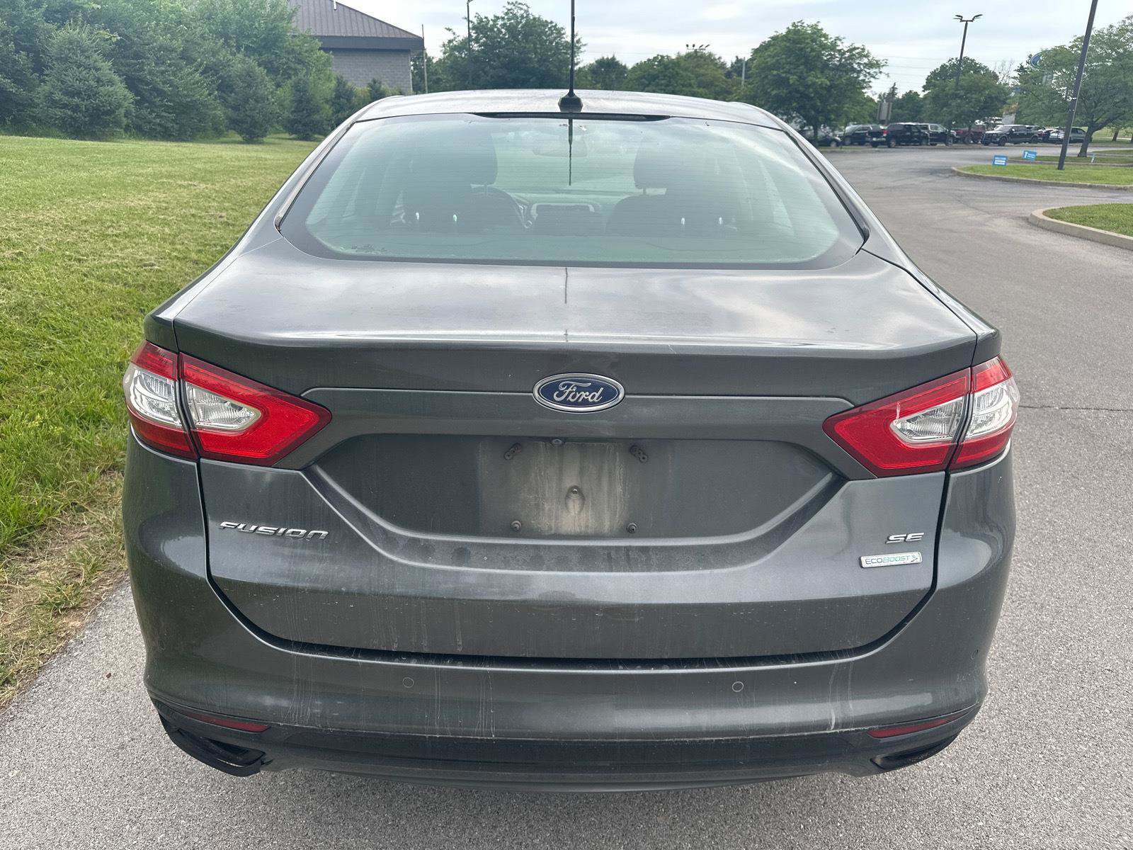 Used 2016 Ford Fusion SE w/ Equipment Group 202A FWD image 11