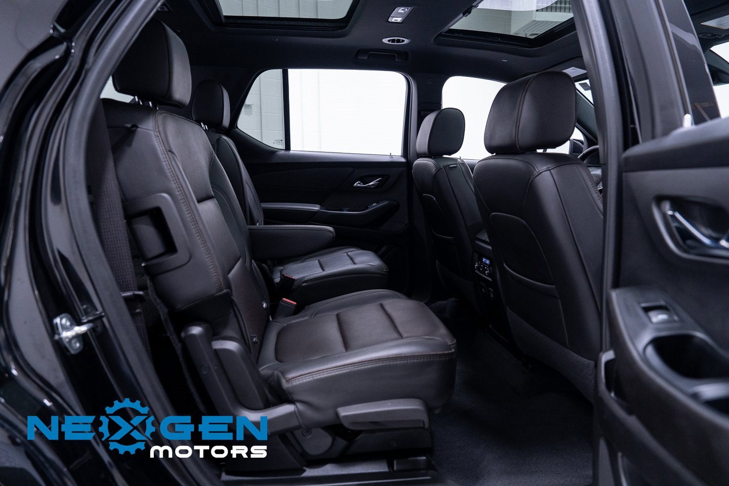 Used 2023 Chevrolet Traverse High Country image 50