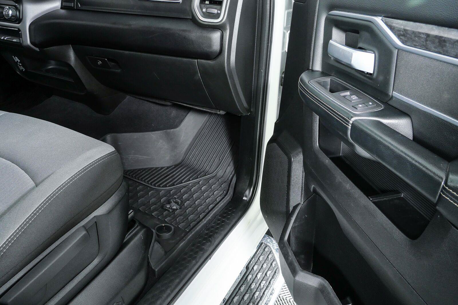 Used 2024 RAM 2500 Big Horn AWD/4WD image 23