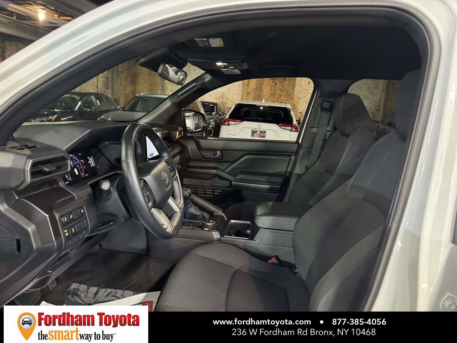 Used 2025 Toyota 4Runner SR5 AWD/4WD image 17