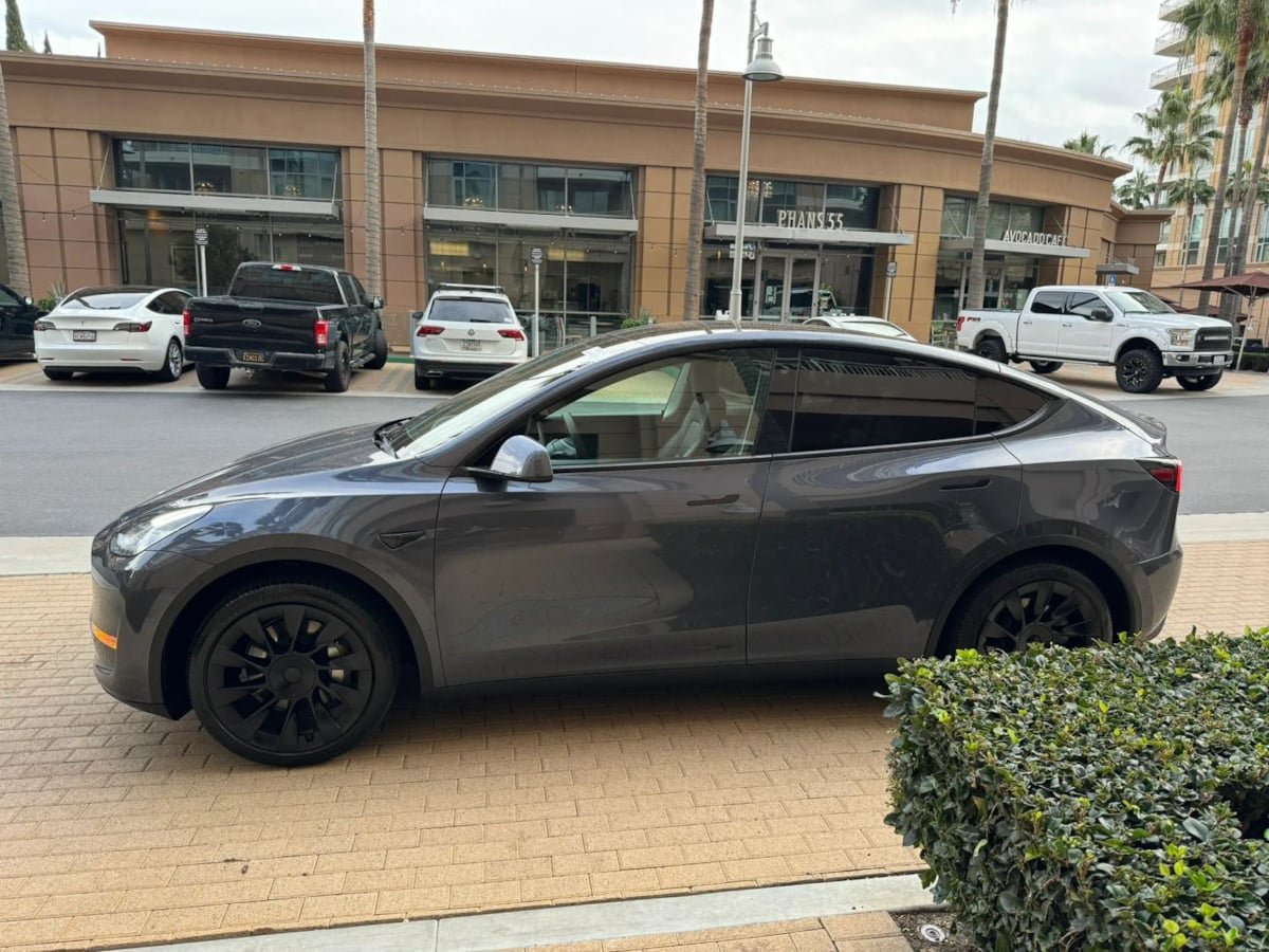 Used 2023 Tesla Model Y Long Range AWD/4WD image 9