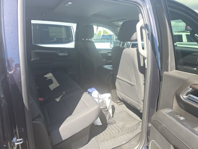 Used 2022 Chevrolet Silverado 1500 LT AWD/4WD image 9