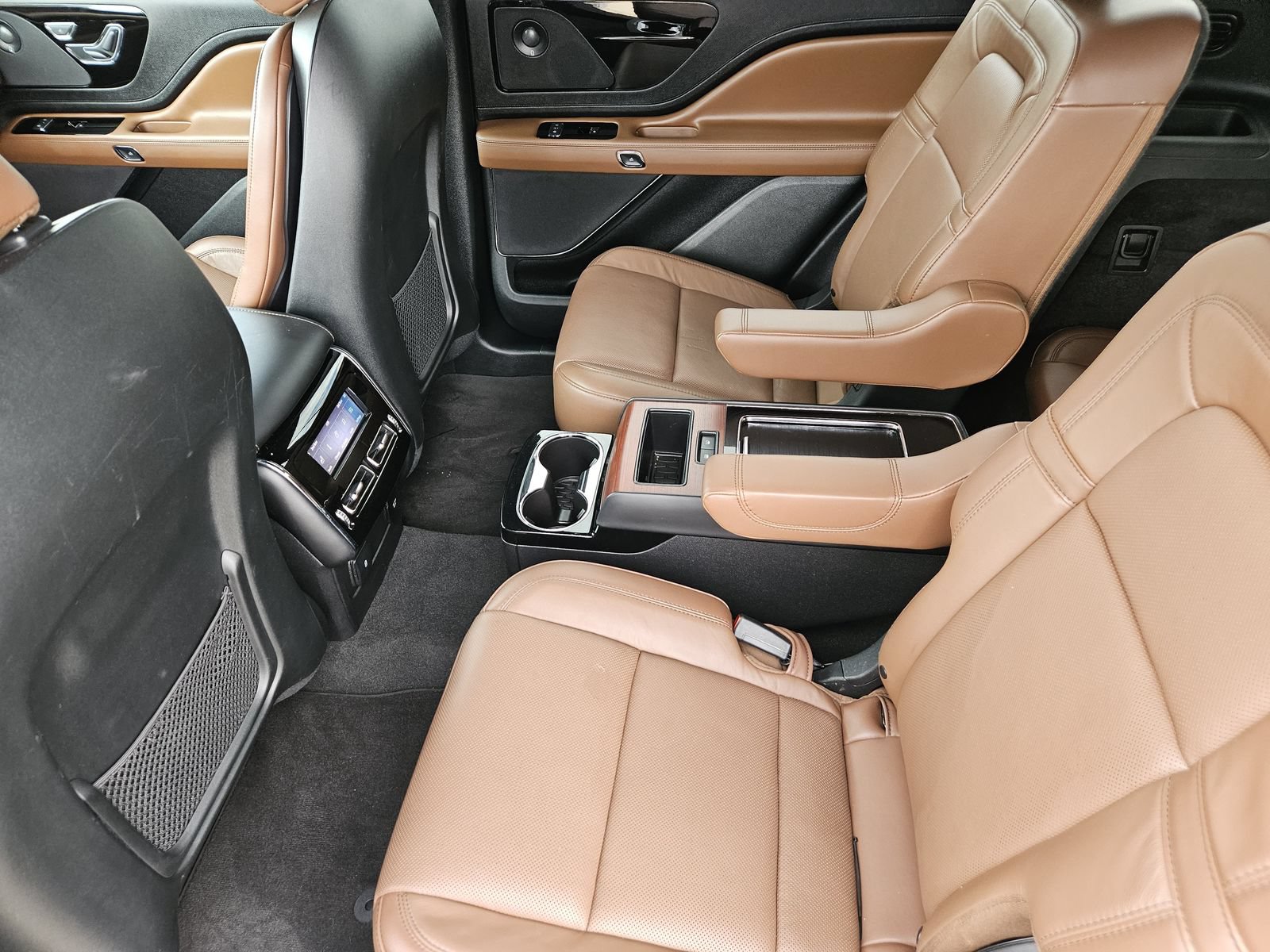 Used 2024 Lincoln Aviator Reserve w/ Equipment Group 201A RWD image 31