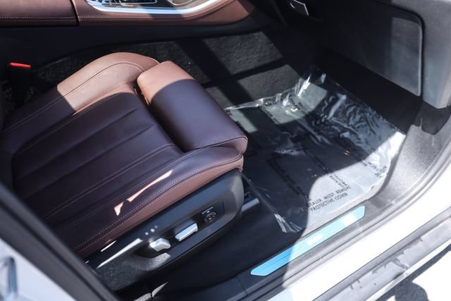 Used 2021 BMW X5 xDrive45e w/ Parking Assistance Package AWD/4WD image 56