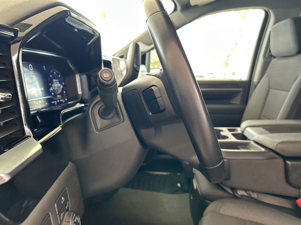 Used 2024 Chevrolet Silverado 2500 LT image 40