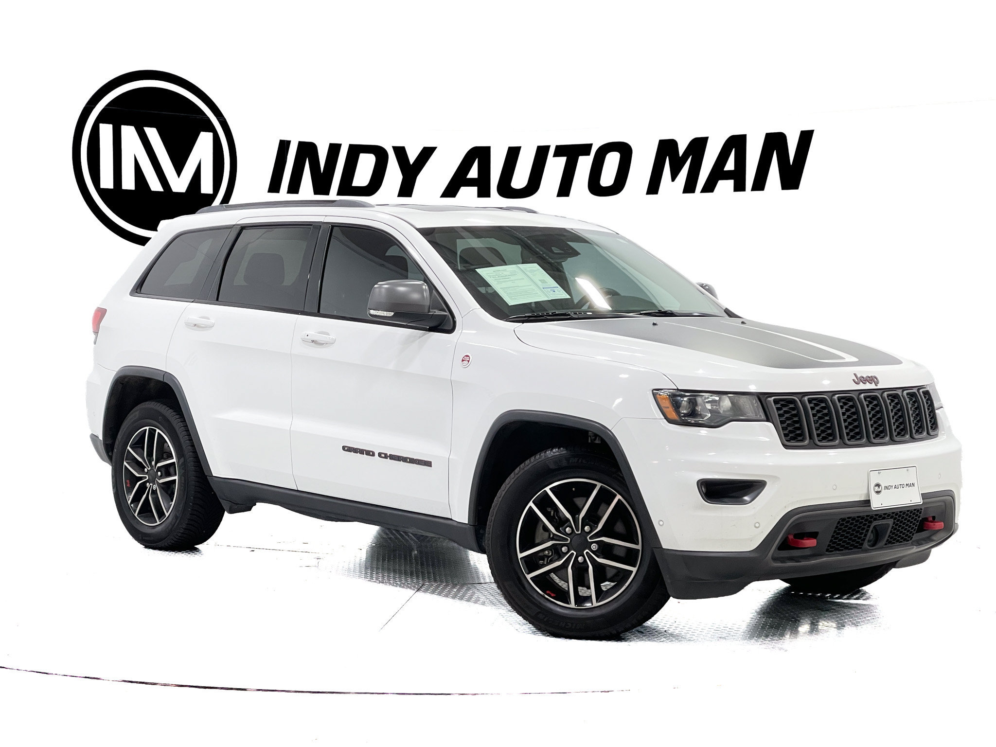 Used 2019 Jeep Grand Cherokee Trailhawk AWD/4WD image 2