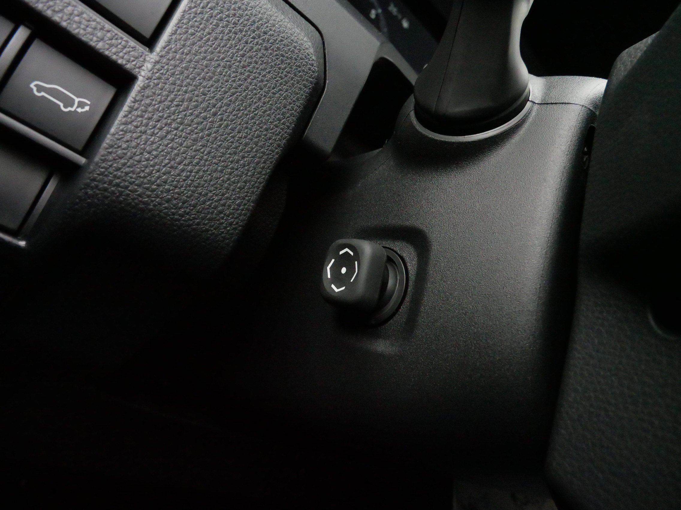 Certified 2025 Toyota 4Runner TRD Off-Road Premium image 33