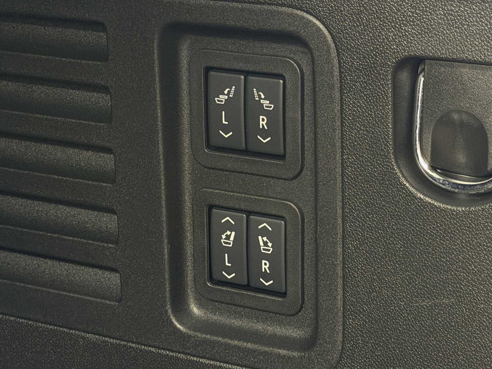 New 2026 Buick Enclave Sport Touring w/ Power Package image 18