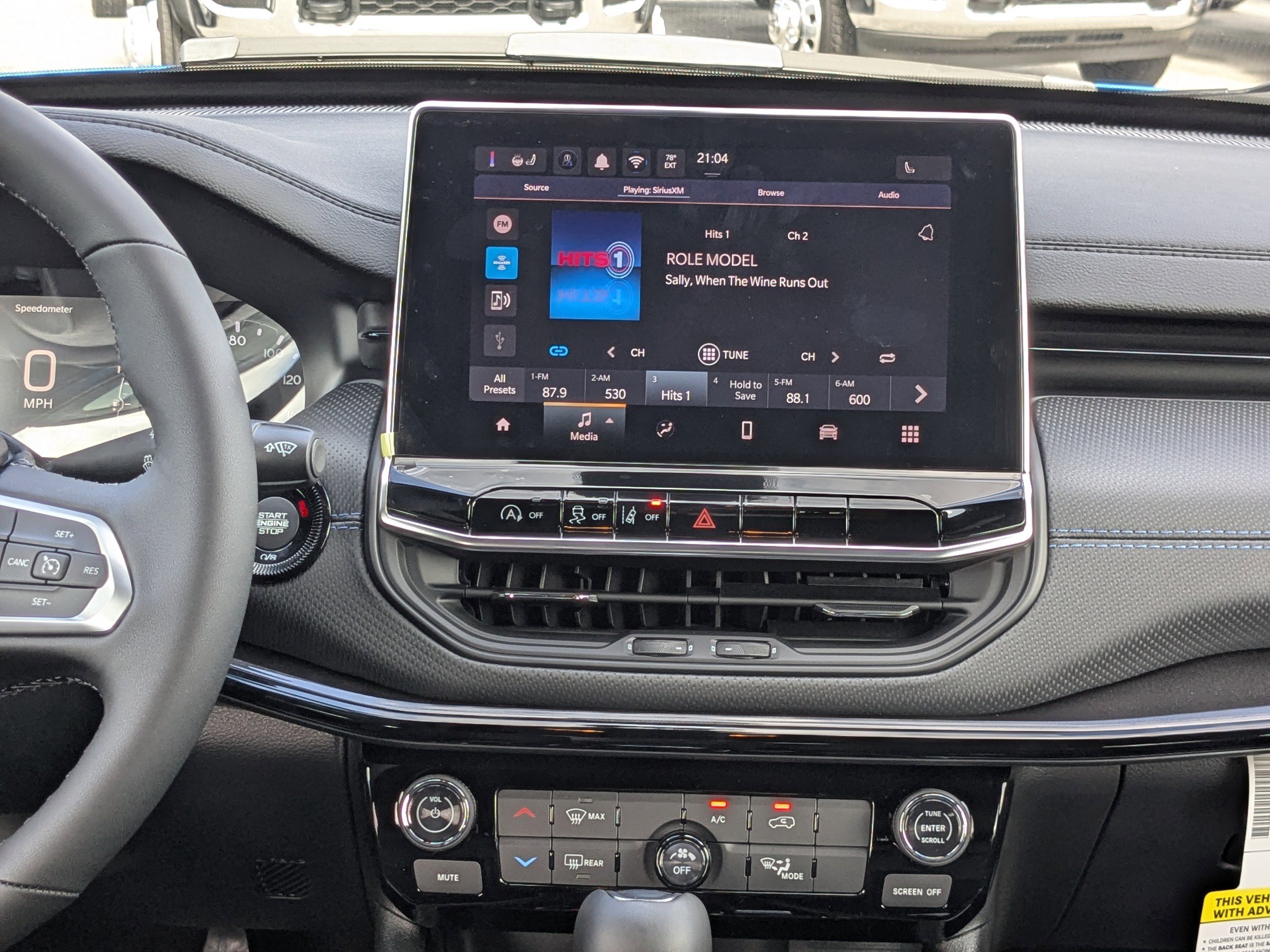 New 2026 Jeep Compass Latitude image 17