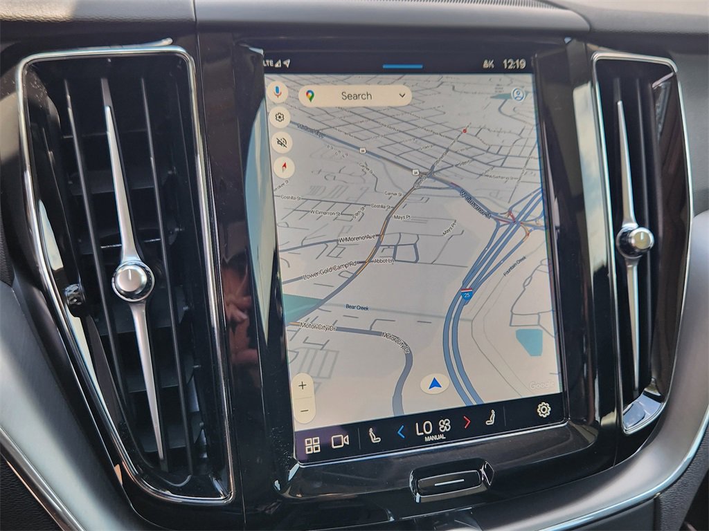 Used 2025 Volvo XC60 B5 Core image 12