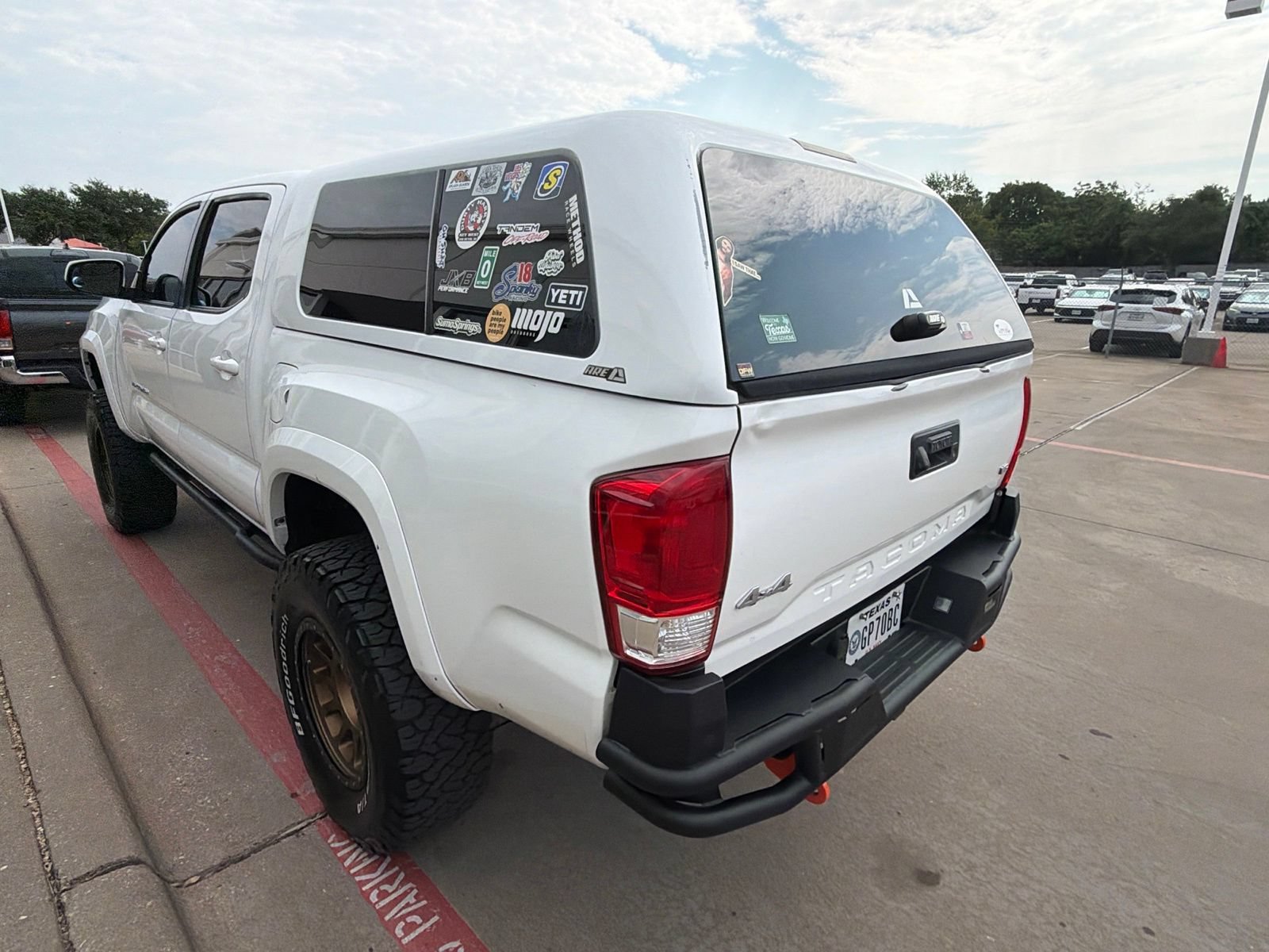 Used 2017 Toyota Tacoma SR5 w/ Tow Package AWD/4WD image 5
