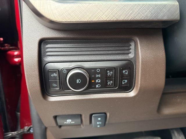 Used 2025 Ford F250 King Ranch w/ FX4 Off-Road Package image 16