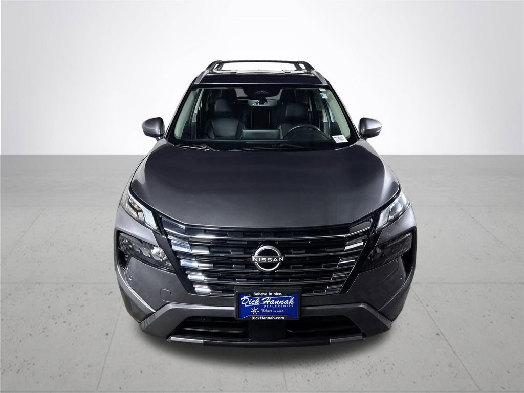 Used 2024 Nissan Rogue SL AWD/4WD image 3