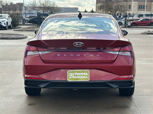 Used 2023 Hyundai Elantra SEL w/ Convenience Package image 4