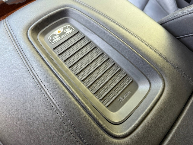 Used 2020 Cadillac Escalade Luxury AWD/4WD image 40