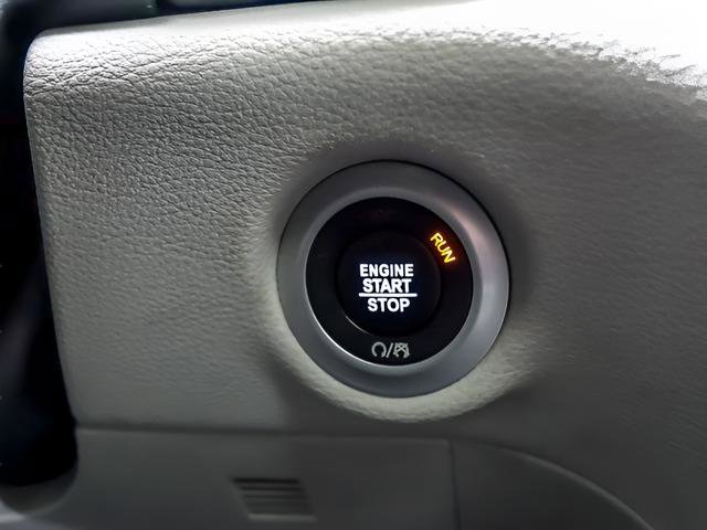 Used 2023 Chrysler Pacifica Limited image 18