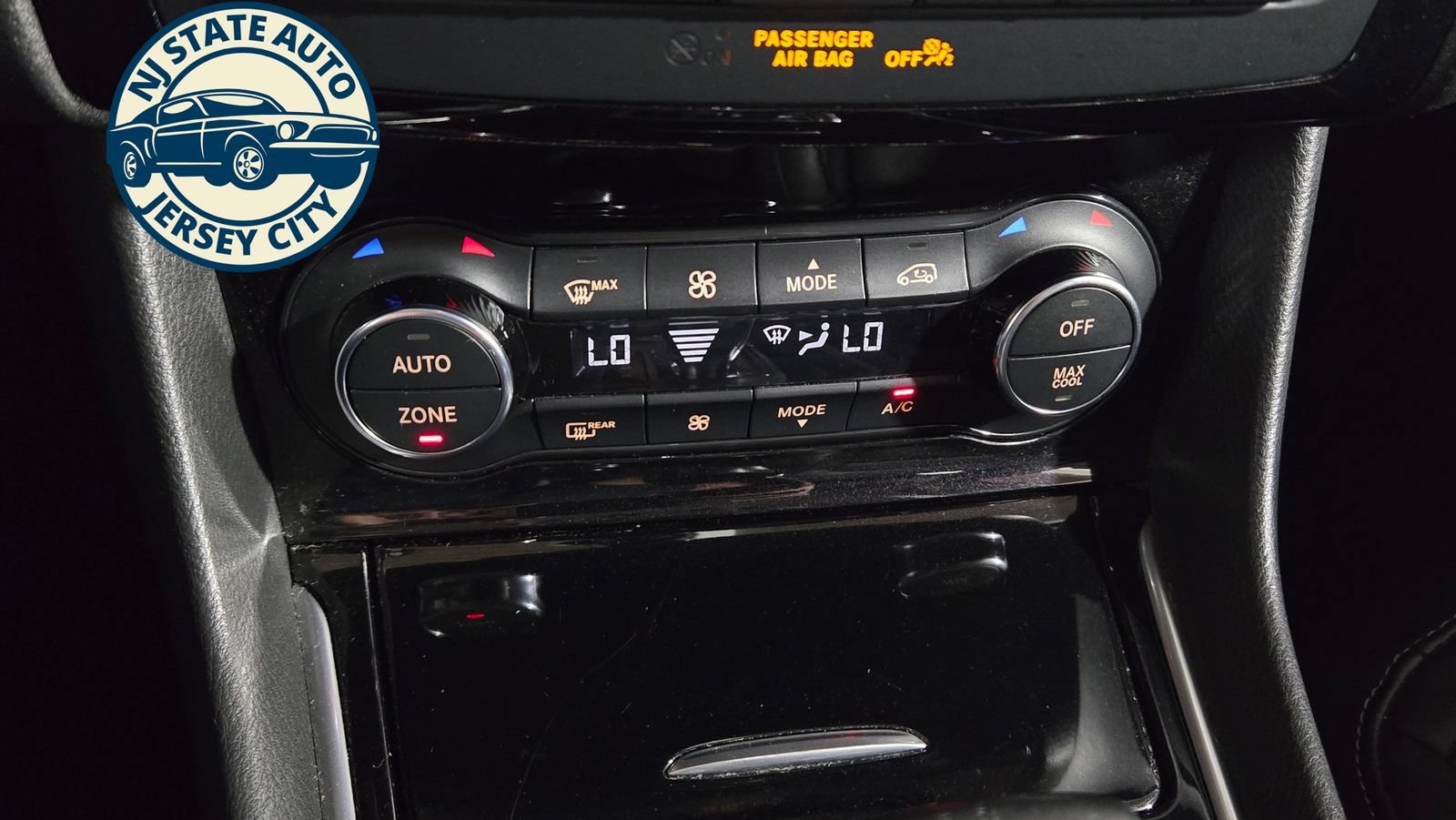 Used 2018 INFINITI QX30 AWD image 16