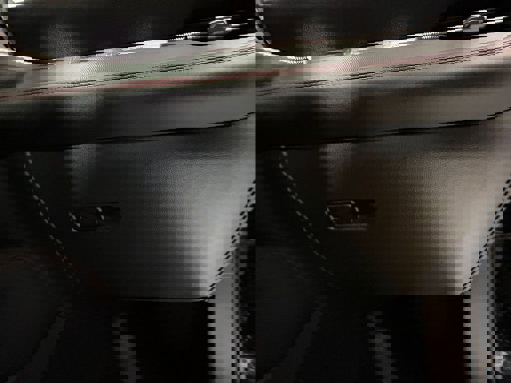 Used 2025 Ford Explorer ST-Line image 24