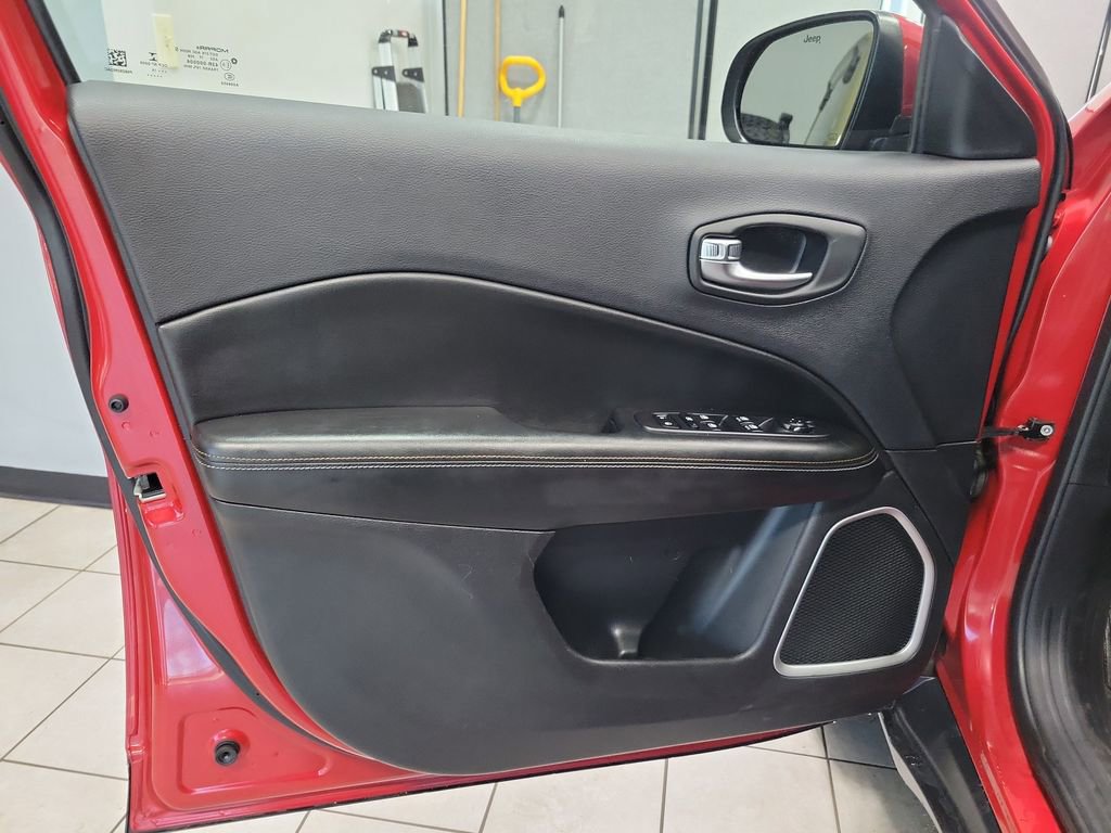 Used 2019 Jeep Compass Latitude w/ Popular Equipment Group image 25