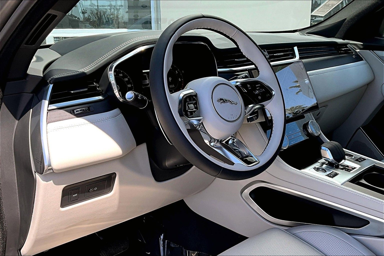 New 2026 Jaguar F-PACE R-Dynamic S image 6