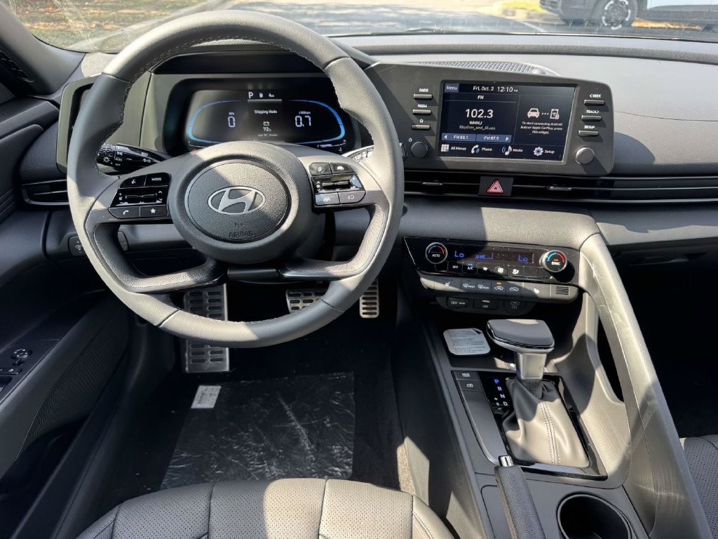 New 2026 Hyundai Elantra SEL Sport FWD image 18