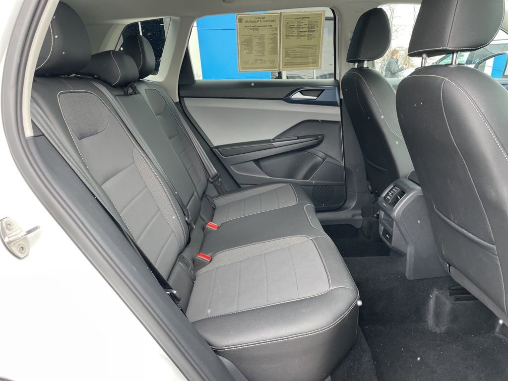 Used 2024 Volkswagen Taos SE image 31