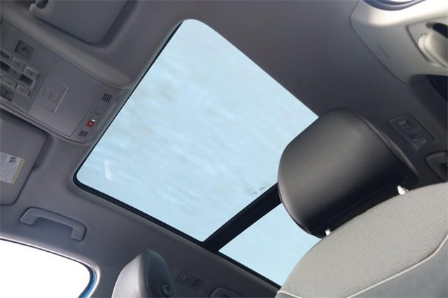 New 2025 Volkswagen Taos SE image 9