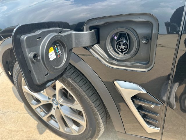 Used 2024 BMW X5 xDrive50e w/ Executive Package AWD/4WD image 48