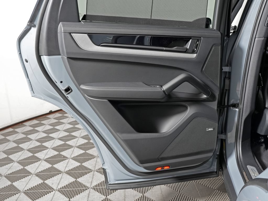 New 2026 Porsche Cayenne S AWD/4WD image 33