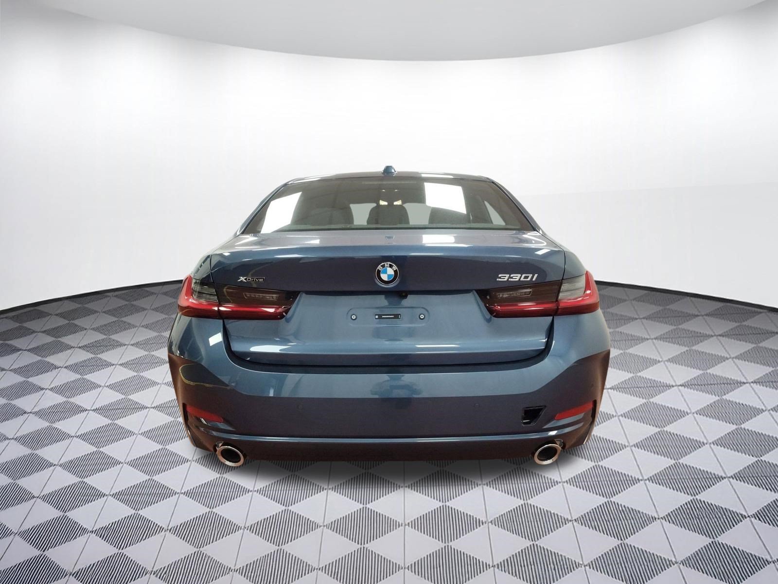 Used 2026 BMW 330i xDrive Sedan w/ Premium Package AWD/4WD image 9