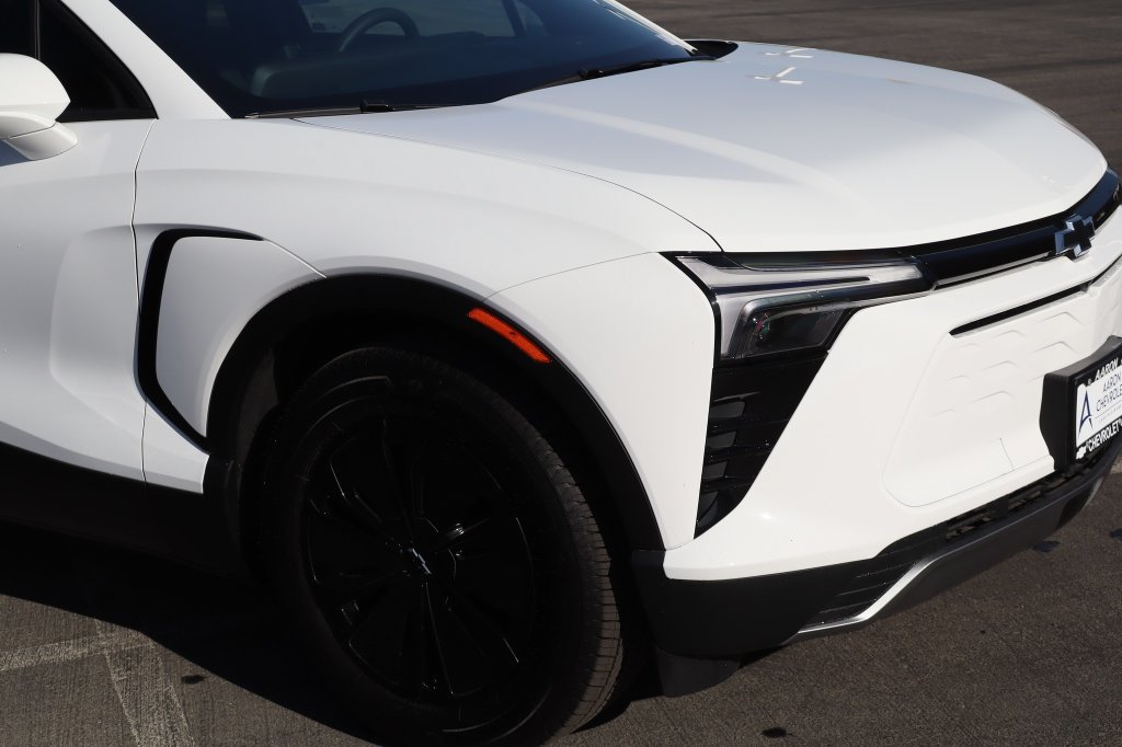 New 2026 Chevrolet Blazer EV LT w/ Midnight/Sport Edition FWD image 9
