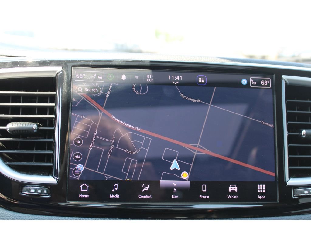 Used 2023 Chrysler Pacifica Limited image 32