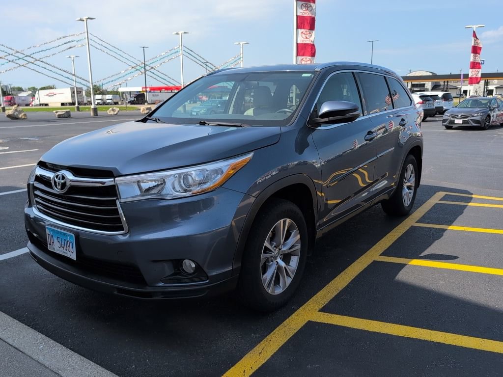 Used 2015 Toyota Highlander XLE image 4