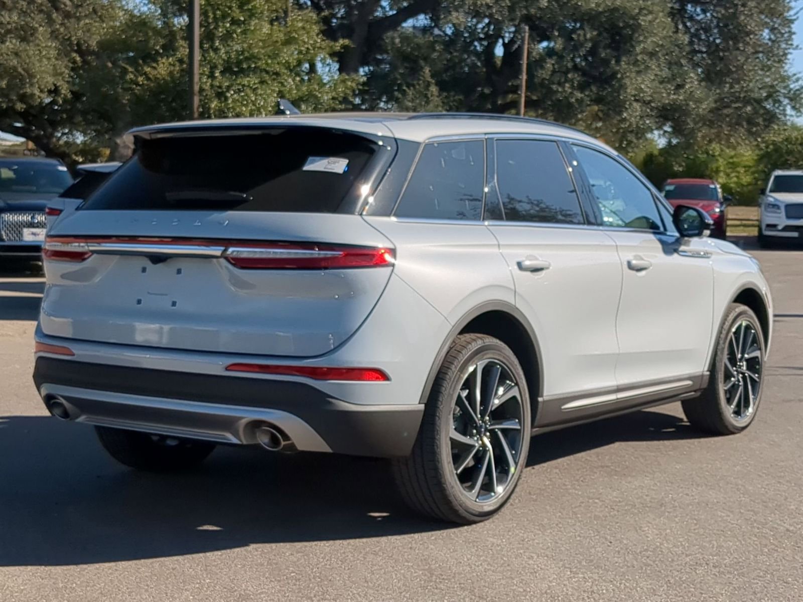 New 2026 Lincoln Corsair Reserve image 3