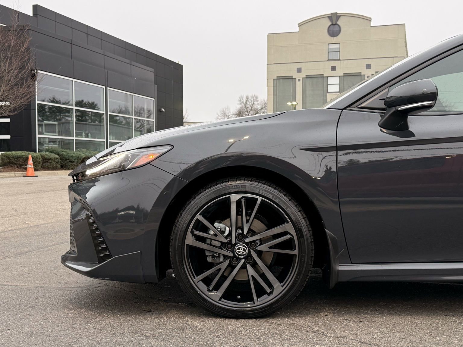 Used 2025 Toyota Camry XSE image 8