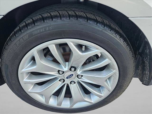 Used 2017 Ford Taurus Limited FWD image 22