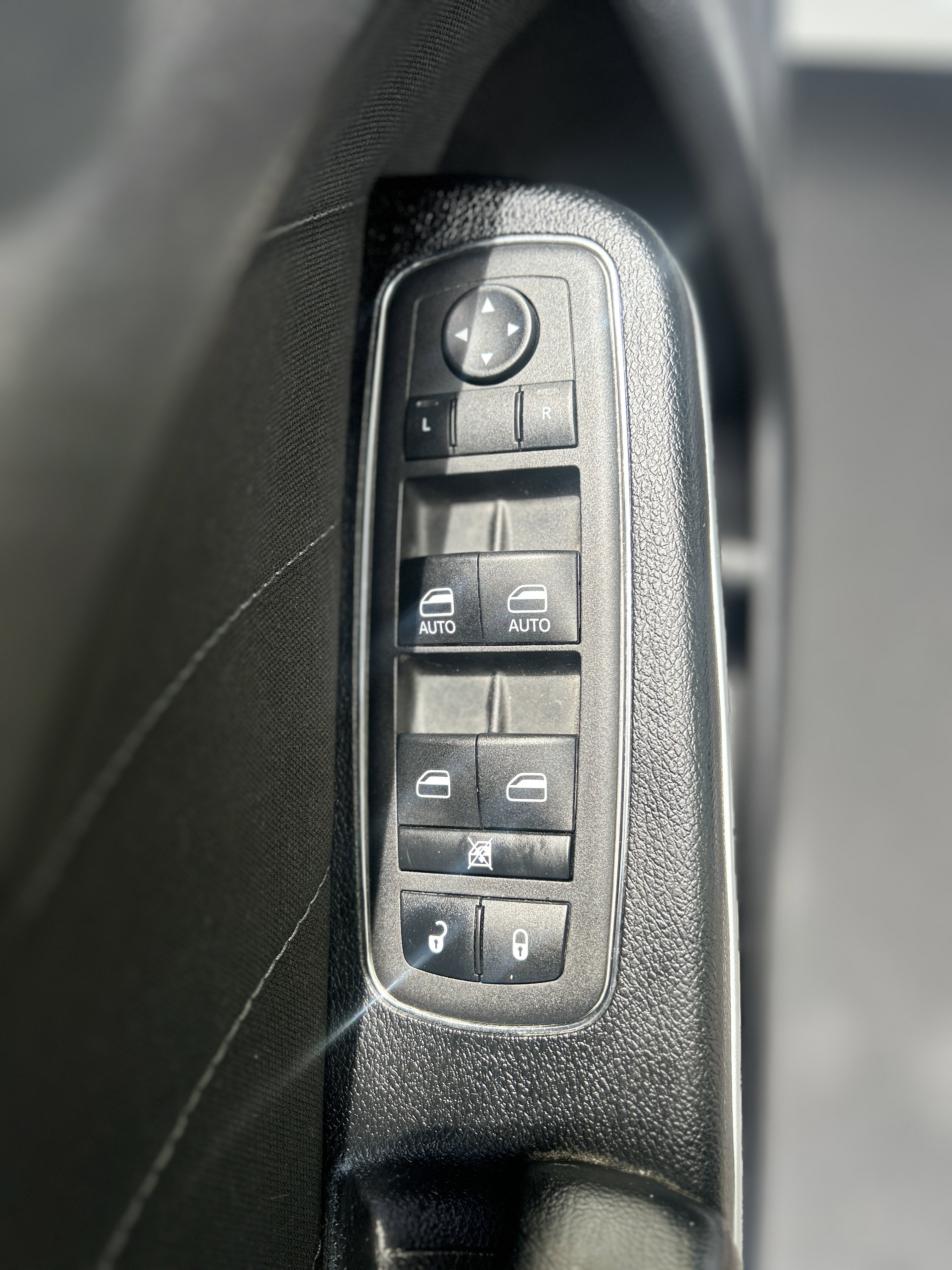 Used 2023 Dodge Charger R/T w/ Navigation & Travel Group image 29